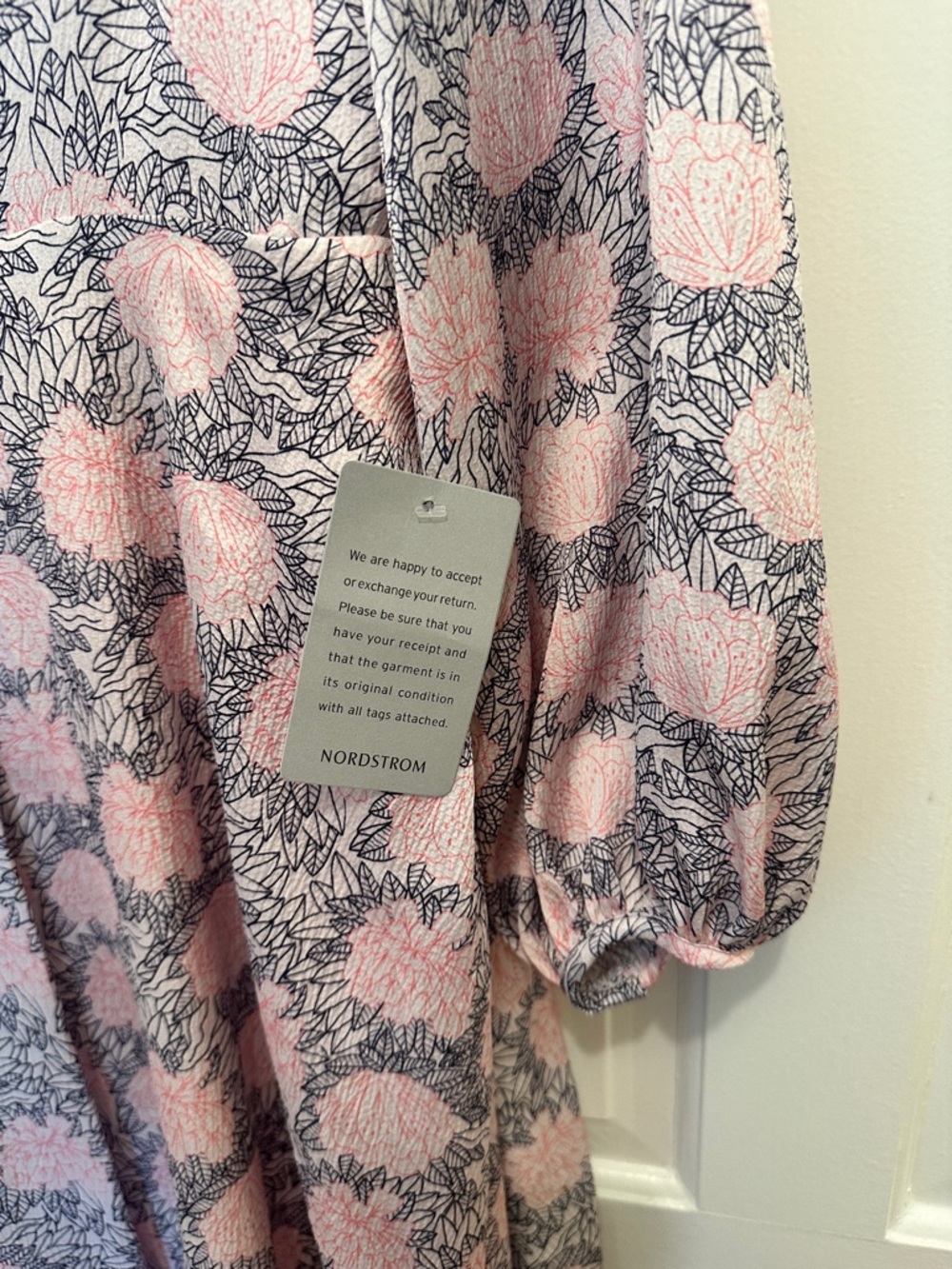 Gal Meets Glam Lizzie Pink and Navy Floral V-Neck Midi Dress from Nordstrom - Picture 4 of 13